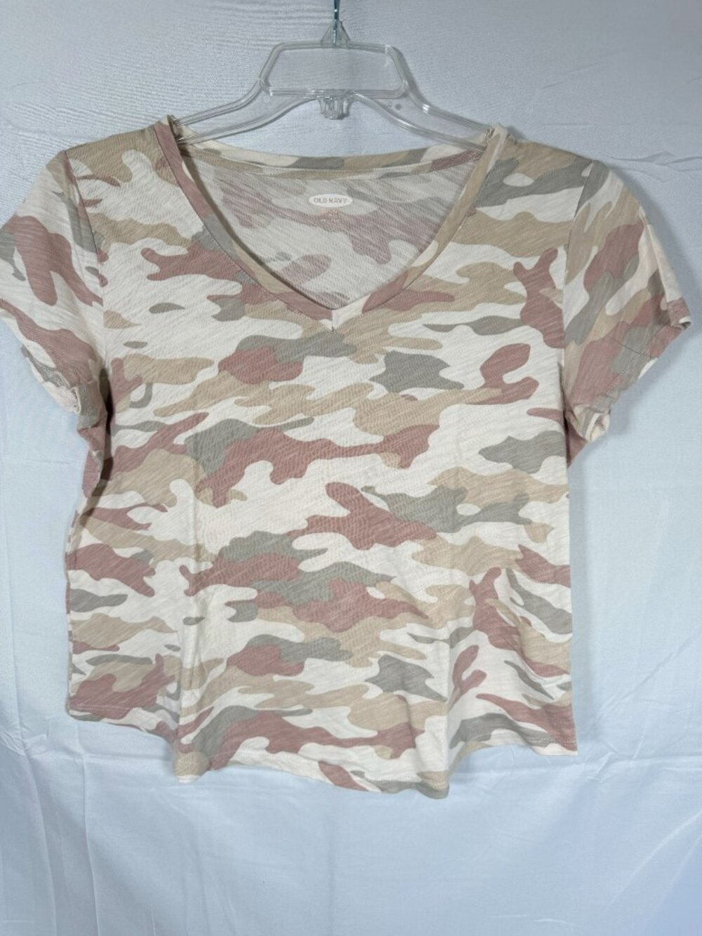 👚 4 For $15 Old Navy Everywear Beige Camo Tshirt